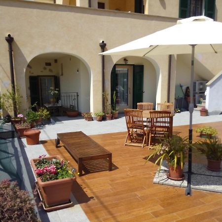 Casa Papaveri Rossi Финале Лигуре Екстериор снимка