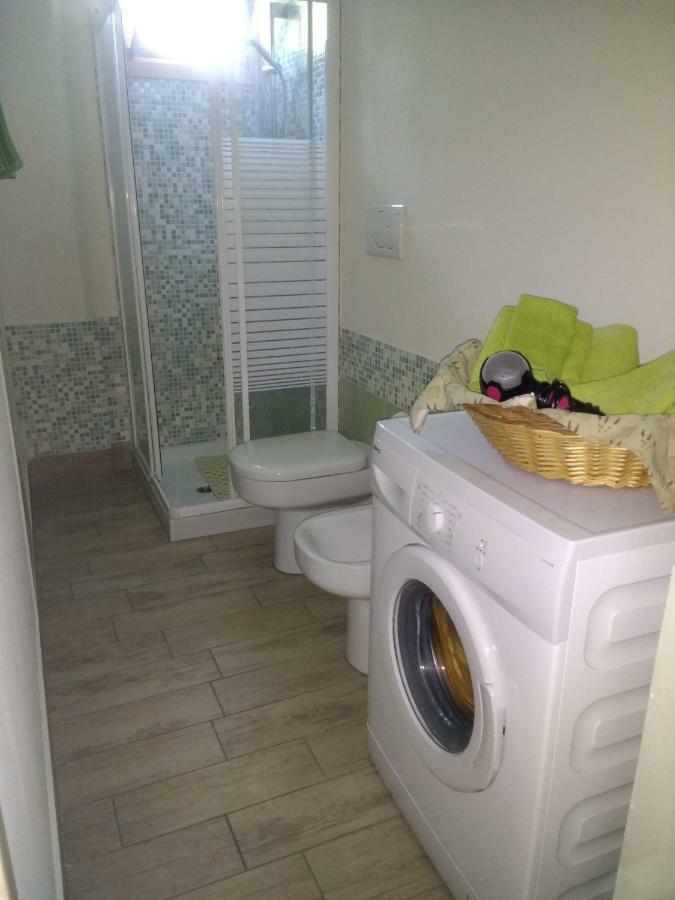 Casa Papaveri Rossi Финале Лигуре Екстериор снимка