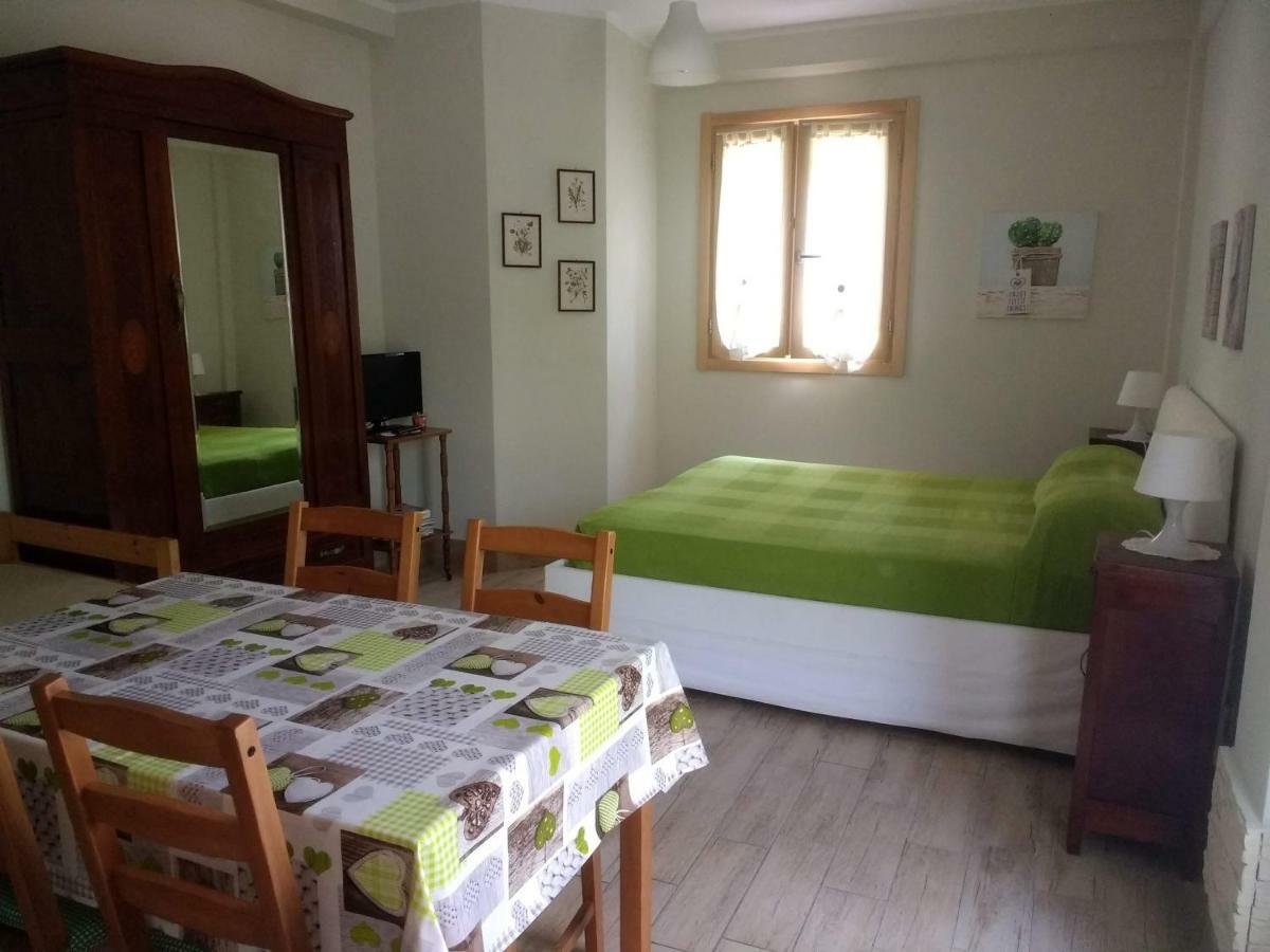 Casa Papaveri Rossi Финале Лигуре Екстериор снимка